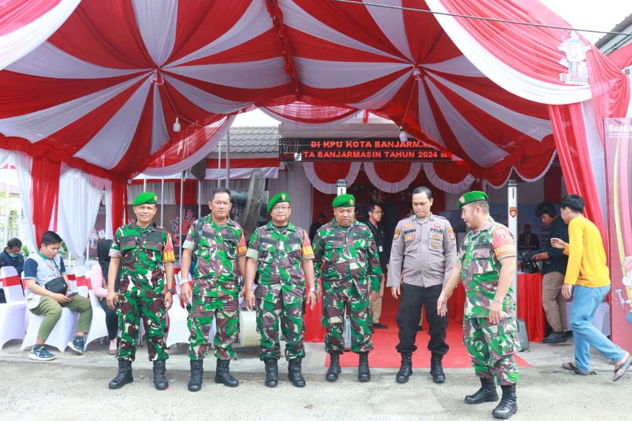 Ratusan Personel Gabungan Amankan Pendaftaran Bapaslon Pilwali di Kantor KPU Banjarmasin
