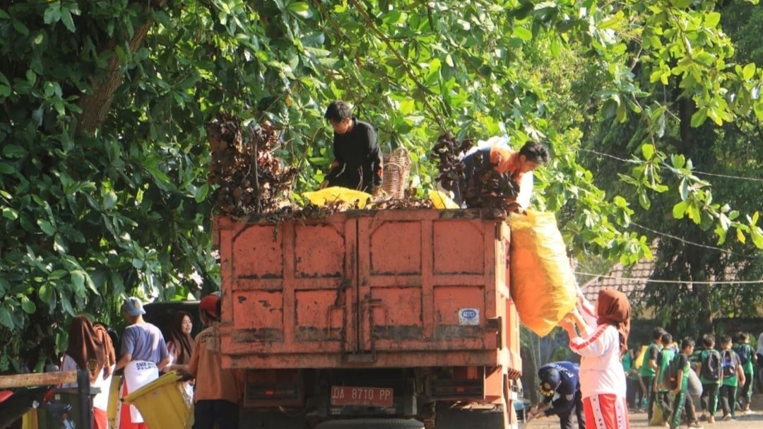 Pemkab Tanah Laut Gelar Aksi Bersih-Bersih Menjelang Penilaian Adipura 2024