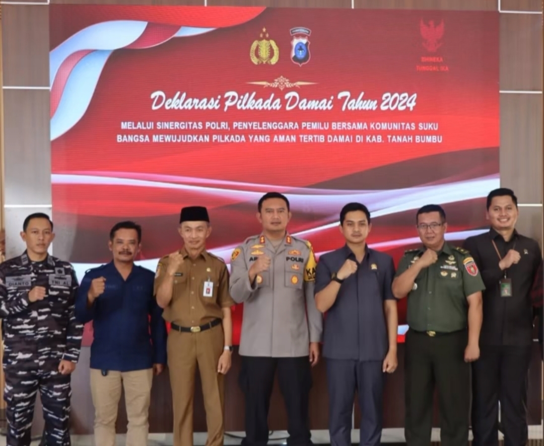 Kapolres Tanah Bumbu Pimpin Deklarasi Pemilu Damai 2024 untuk Pilkada Aman dan Tertib
