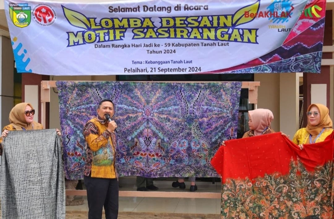 Motif Lembayung Negeri Bumi Tuntung Pandang Raih Juara Pertama Lomba Desain Sasirangan di Tanah Laut