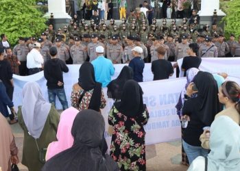 Ribuan Massa Aksi BABAK Kalsel Tuntut Perubahan di Dunia Pendidikan, Pengamanan Lancar dan Kondusif