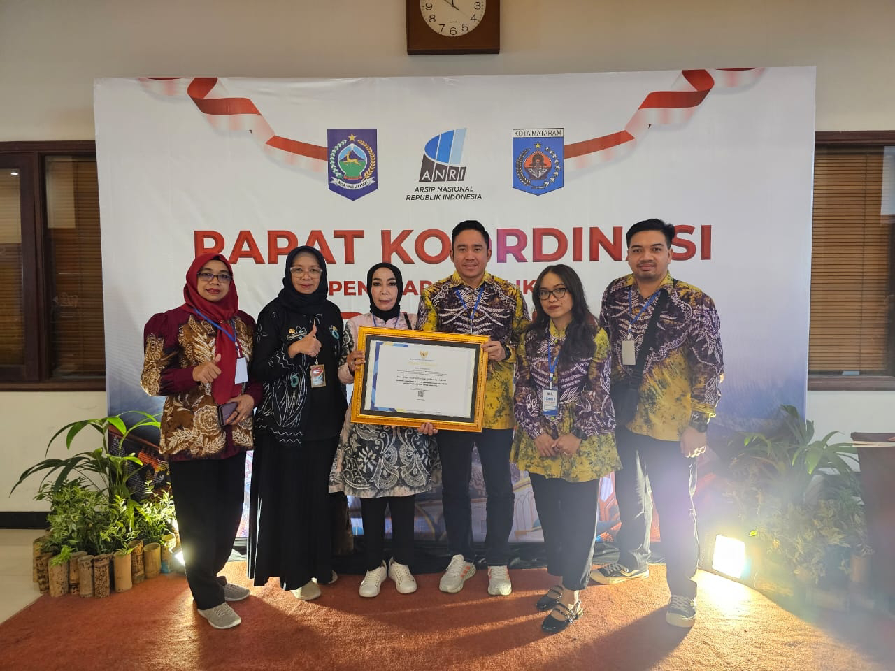 Dispersip Kalsel Raih Penghargaan Nasional atas Penerapan Aplikasi Srikandi dalam Kearsipan