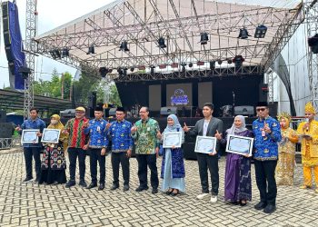 Dispersip Tanah Bumbu Gelar Event Jelajah Literasi, Bupati Zairullah Azhar Tekankan Pentingnya Generasi Cerdas dan Berdaya Saing