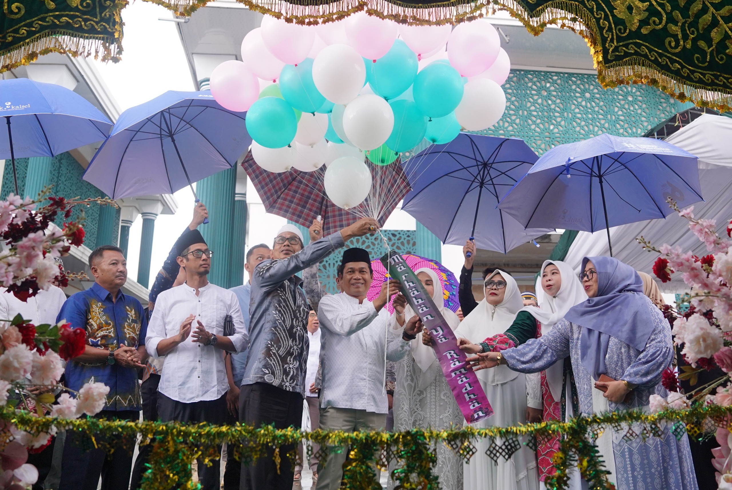 Bupati Balangan Resmikan Pasar Ramadan 1446 H, Tampilkan Kuliner UMKM di Lokasi Baru