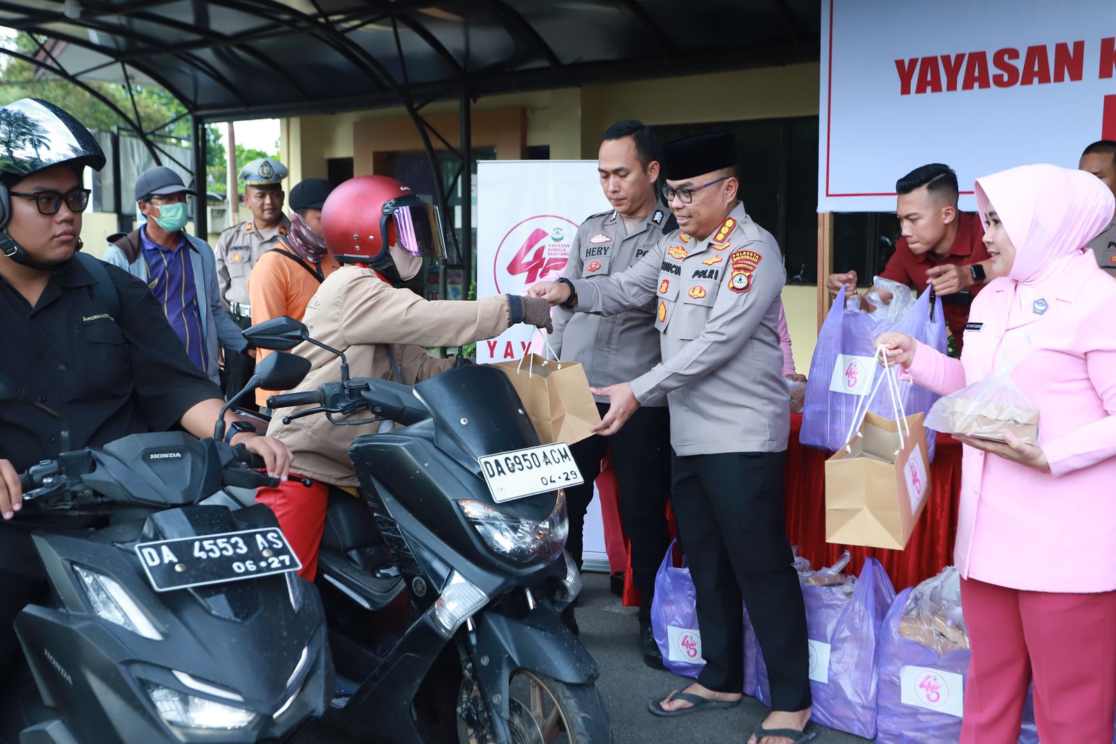 Polresta Banjarmasin dan Bhayangkari Tunjukkan Kepedulian di Bulan Ramadan