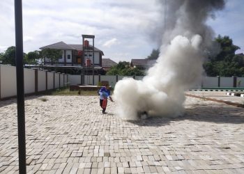 Pelatihan Penggunaan APAR untuk Pegawai Pengadilan Negeri Paringin