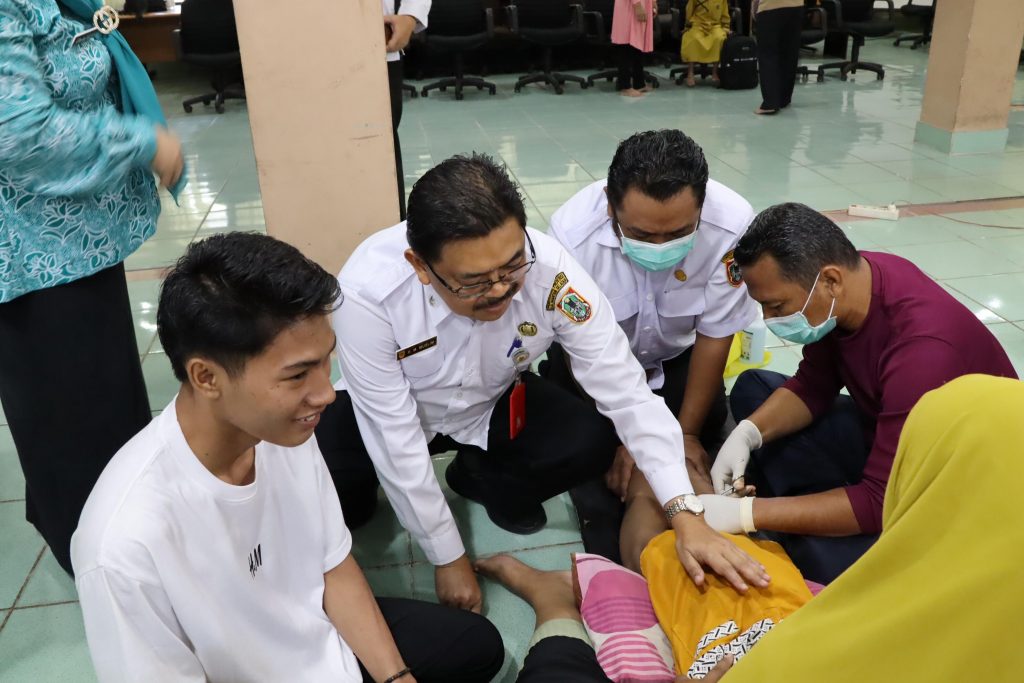 Sunatan Massal Meriahkan HKG PKK ke-53 di Kalsel