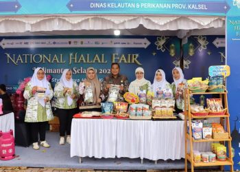 Dislutkan Kalsel Kenalkan Produk Olahan Ikan dan Bagikan Ikan Gratis di Pasar Ramadan