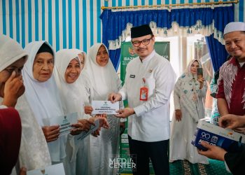 Pemkot Banjarbaru Gelar Penyerahan Bantuan untuk Anggota Majelis Ta’lim dan Dhuafa