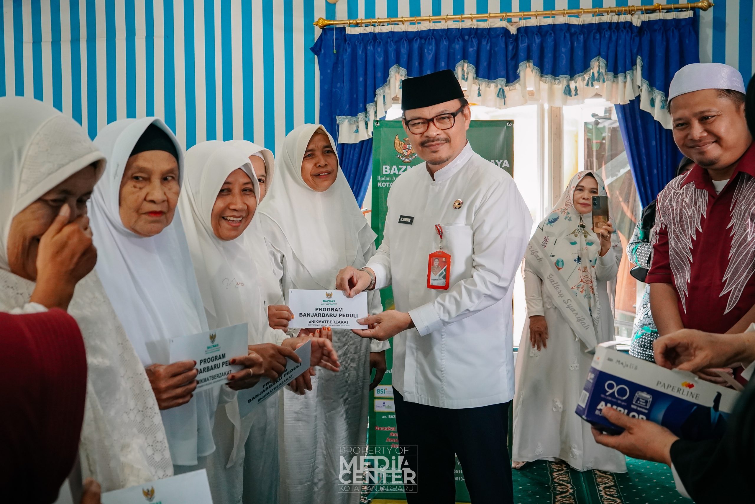 Pemkot Banjarbaru Gelar Penyerahan Bantuan untuk Anggota Majelis Ta’lim dan Dhuafa