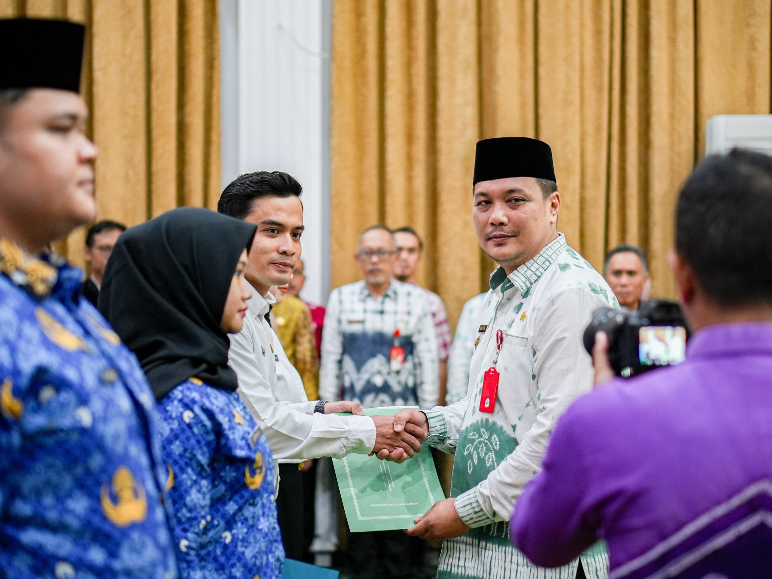 Aditya Mufti Ariffin Lantik PNS dan PPPK Banjarbaru, Ajak Tingkatkan Profesionalisme