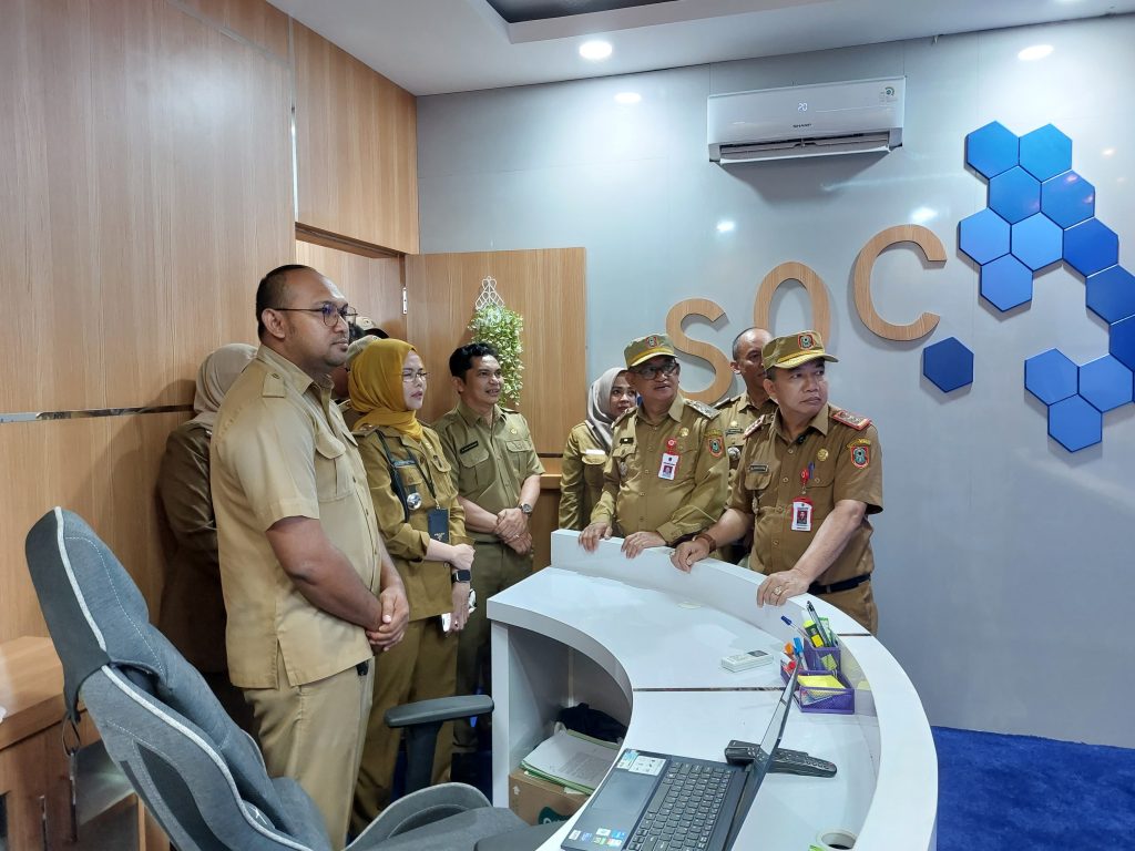 Syarifuddin Tinjau Layanan dan Keamanan Jaringan di Diskominfo Kalsel