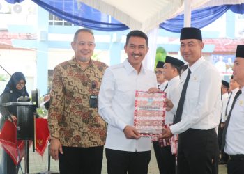 Bupati Banjar Lantik 657 CPNS dan PPPK Formasi 2024