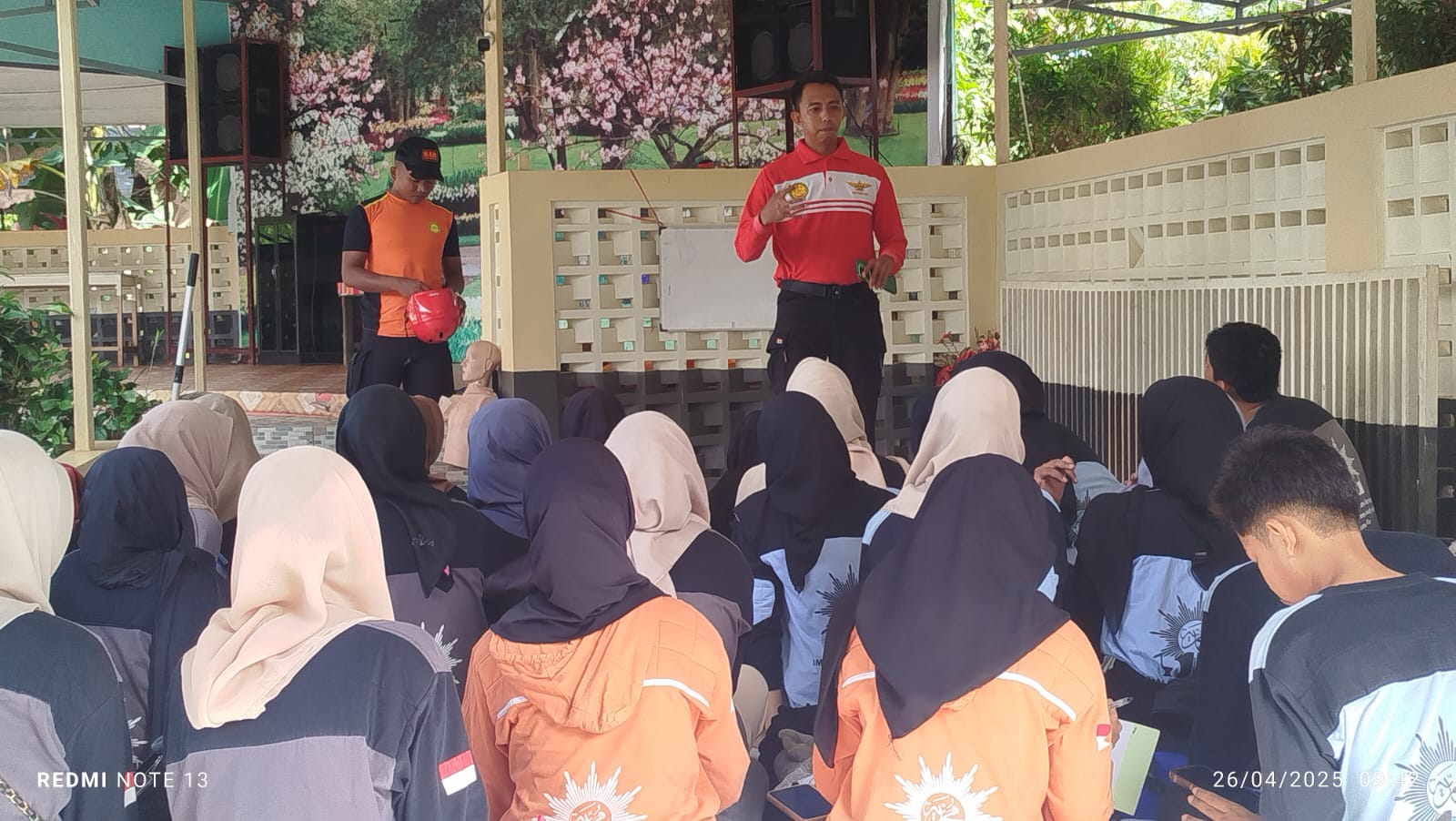 Pelatihan Water Rescue Bekali PMR Tanah Bumbu Tanggap Darurat Air