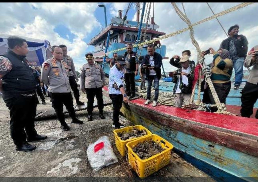Kolaborasi Polda Kalsel dan DKP Ungkap Praktik Ilegal Penangkapan Ikan