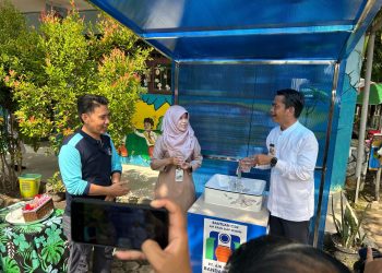 PAM dan Pemko Bandarmasih Salurkan Kran Air Siap Minum ke SDN Basirih 8