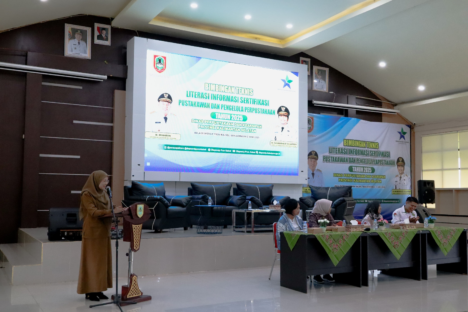 Dorong Pustakawan Menuju Sertifikasi Nasional, Dispersip Kalsel Gelar Bimtek Literasi Informasi