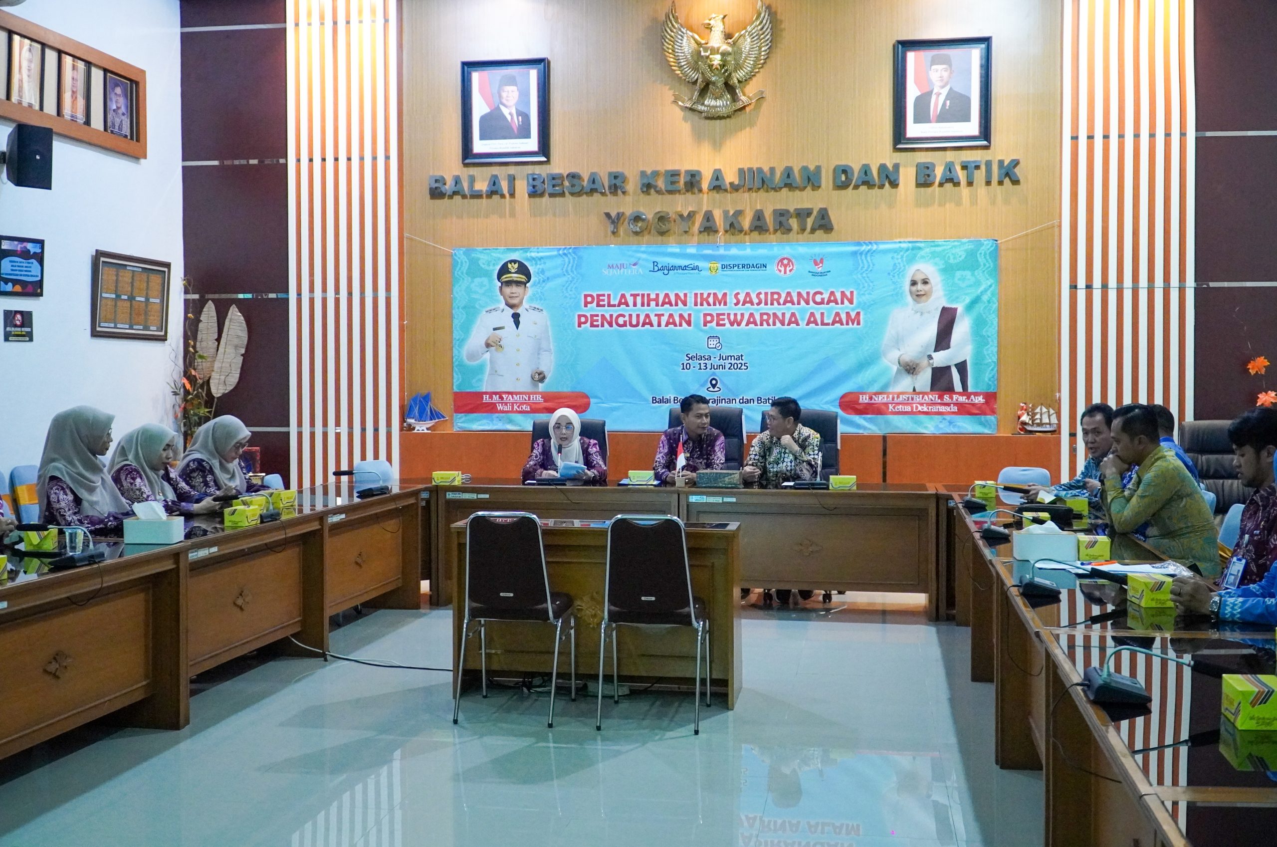 Dorong Inovasi Sasirangan, Empat IKM Terbaik Ikuti Pelatihan Pewarna Alam di Yogyakarta