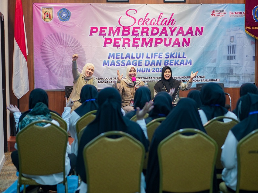 Sekolah Life Skill Batch 2 Digelar, Banjarbaru Dorong Kemandirian Ekonomi Perempuan Lewat Bekam dan Pijat