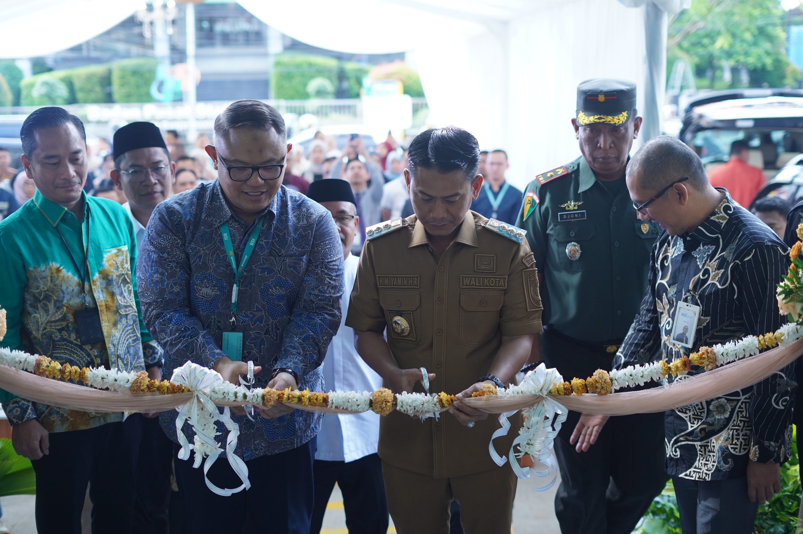 Wali Kota Banjarmasin Resmikan KCP BSI Gatot Subroto, Dorong Penguatan Ekonomi Syariah