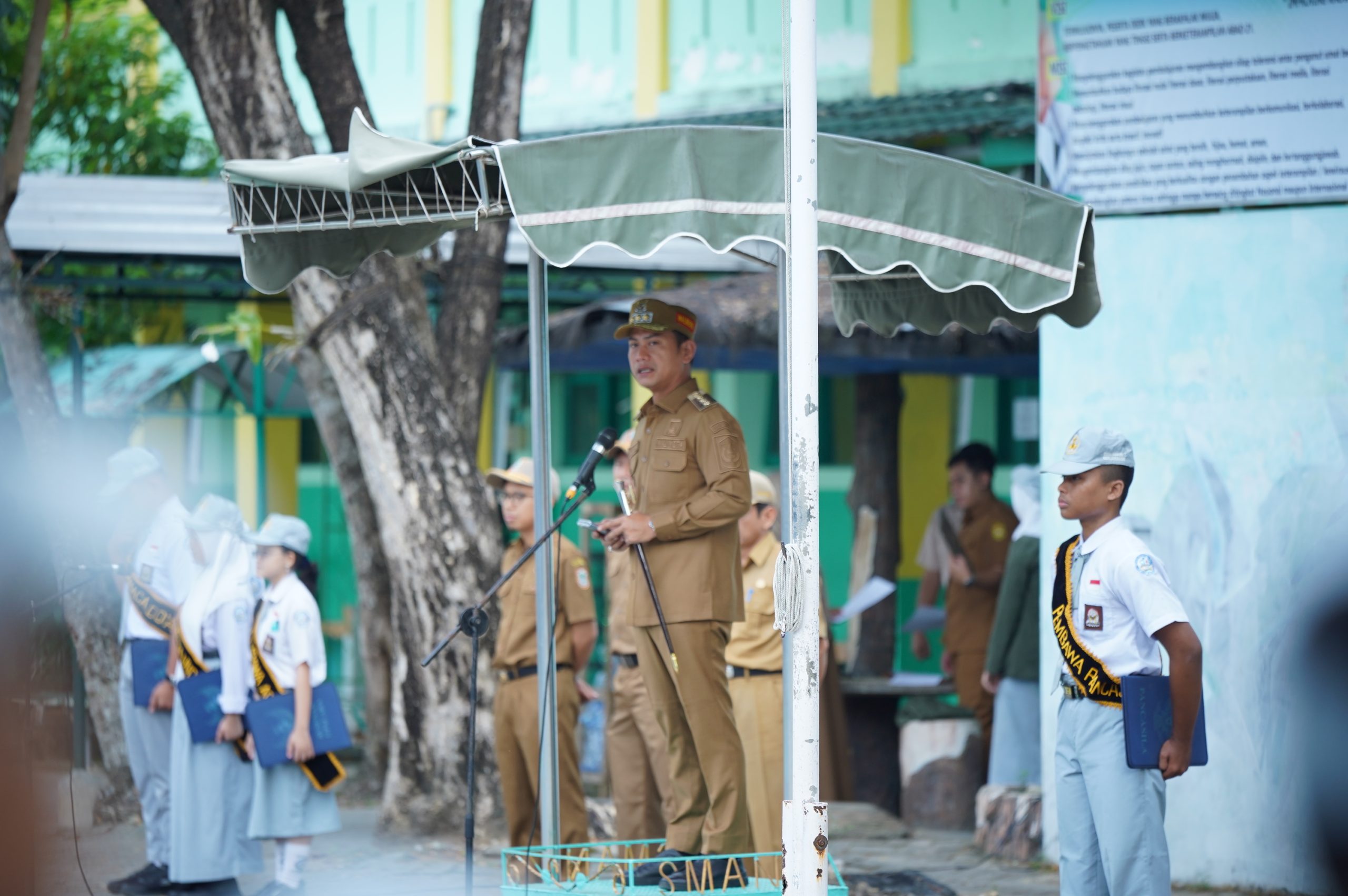 MPLS SMAN 7 Banjarmasin Dimulai, Wali Kota Serahkan Langsung Putranya sebagai Siswa Baru