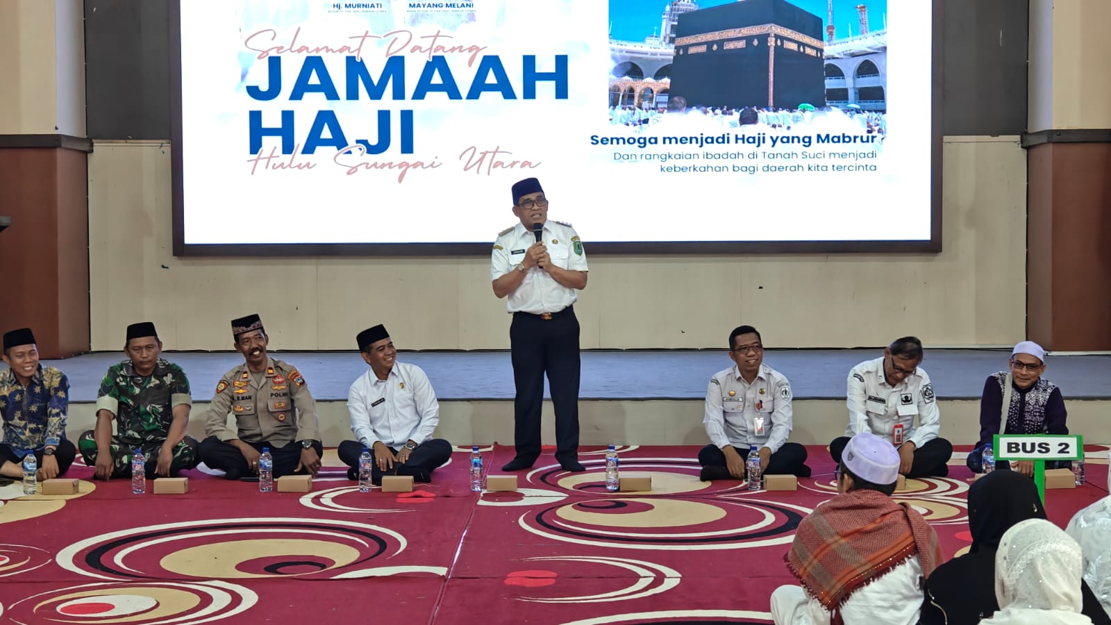 Kepulangan Jemaah Haji HSU Disambut Haru, Bupati Sampaikan Apresiasi dan Permohonan Maaf