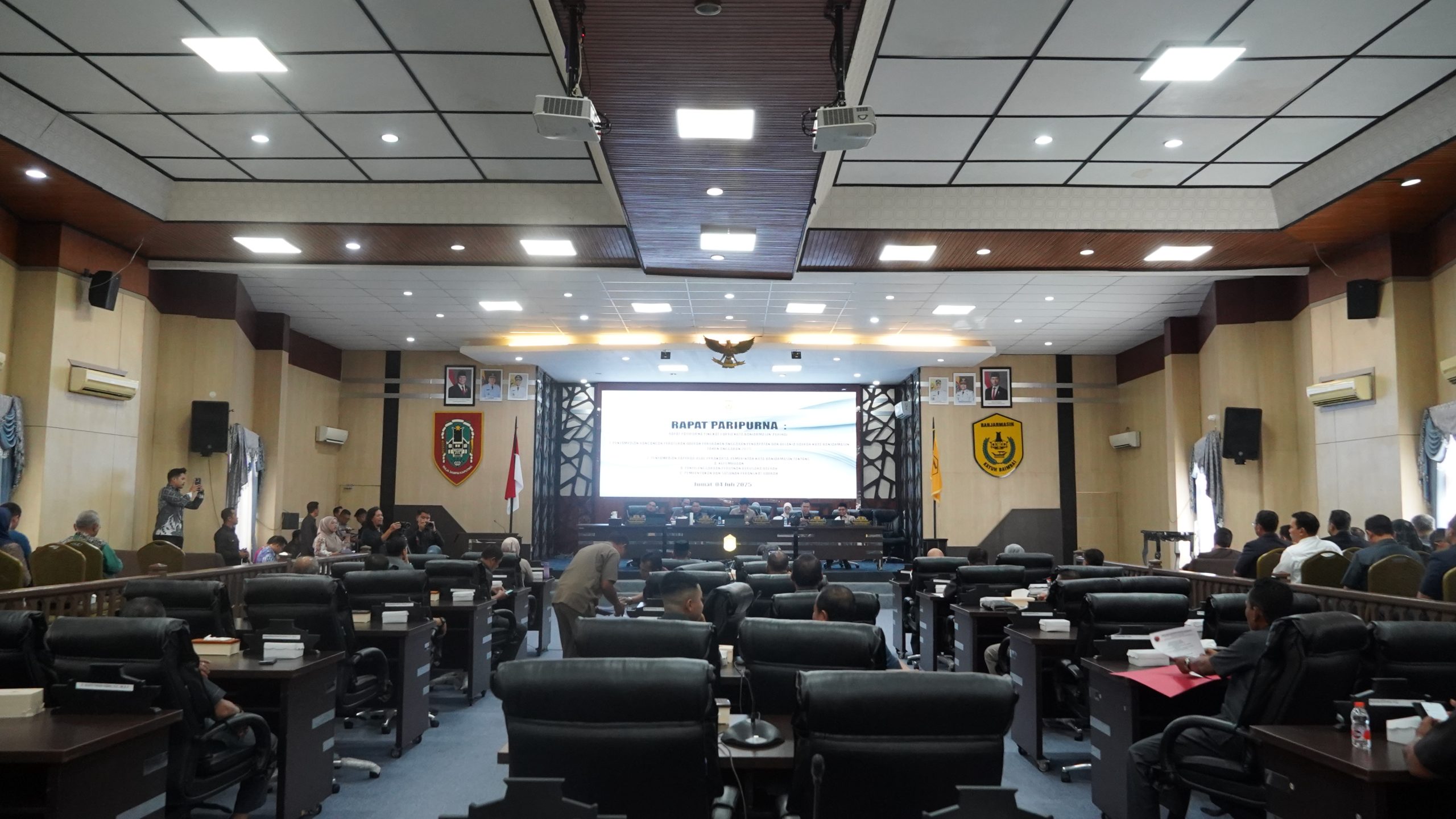 Wali Kota Yamin Tegaskan Komitmen Atasi Sampah dalam Rapat Paripurna P-APBD 2025