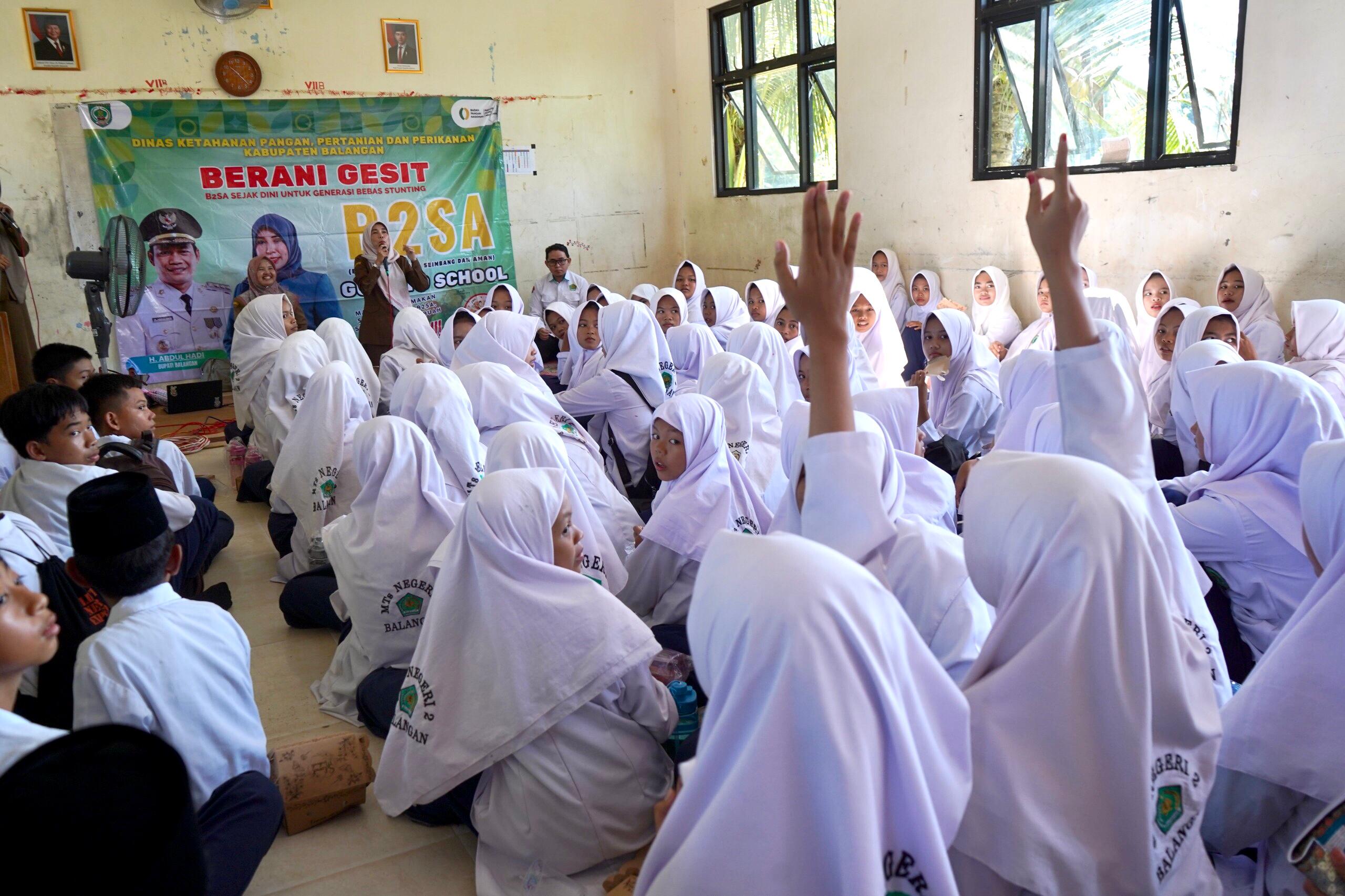 B2SA Goes to School Hadir di MTSn 2 Balangan, Kenalkan Pola Makan Sehat Sejak Dini