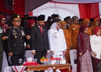 Upacara Penurunan Bendera HUT ke-80 RI di Balai Kota Banjarmasin Penuh Khidmat