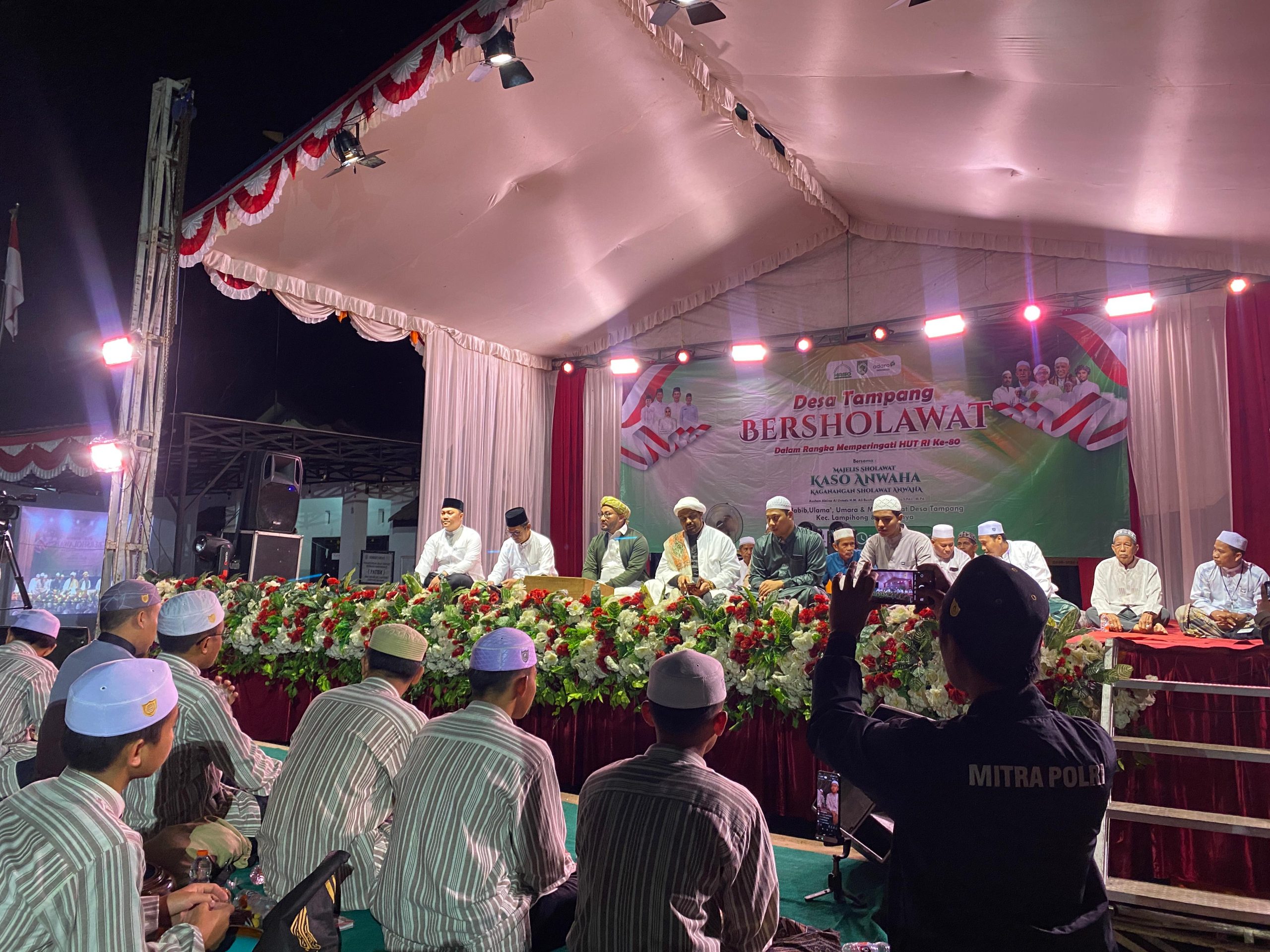 Masyarakat Desa Tampang Gelar Berselawat Peringati HUT ke-80 RI