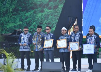 Hari Jadi ke-75 Kalsel, Pemkot Banjarmasin Raih Dua Penghargaan dari Gubernur