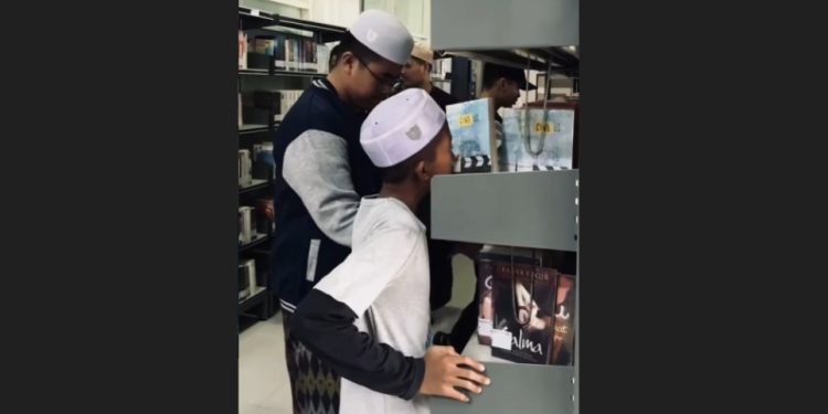 Perpus Palnam Jadi Tujuan Outing Class Santri Ponpes Darali Al-Banjary