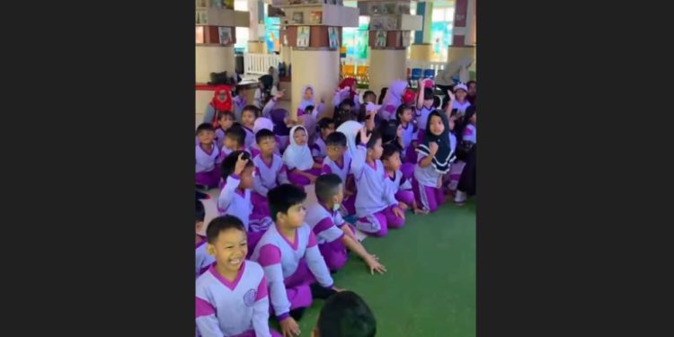 Anak TK Negeri Pembina Banjarmasin Timur 2 Nikmati Serunya Belajar di Perpus Palnam