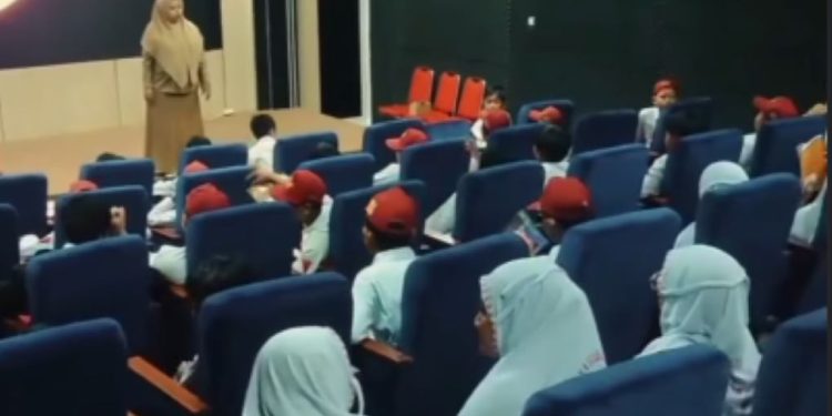 Perpus Palnam Jadi Destinasi Edukatif, SDN 4 Syamsuddin Noor Kunjungi Wisata Literasi