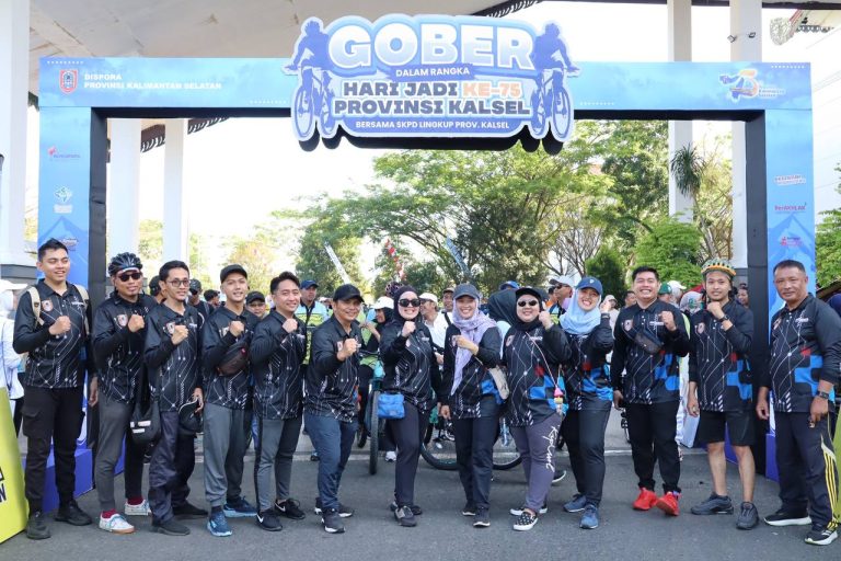 Gowes Meriah HUT ke-75 Kalsel, Ribuan Peserta Ramaikan Banjarbaru