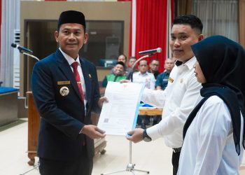 Wali Kota Banjarmasin Lantik 33 Pejabat Fungsional dan Serahkan SK 38 PPPK