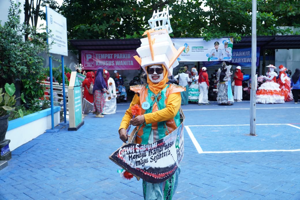 Lomba Fashion Show Limbah Meriahkan Harjad ke-499 Banjarmasin