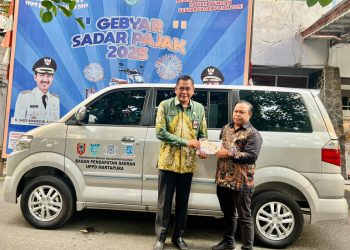 BPKPAD Banjar Serahkan Hibah Sarpras untuk Perkuat Layanan Samsat Martapura