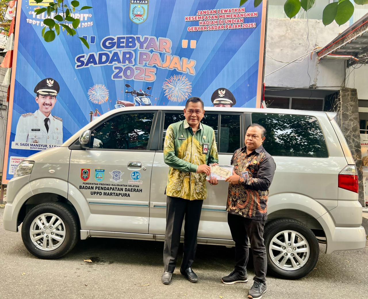 BPKPAD Banjar Serahkan Hibah Sarpras untuk Perkuat Layanan Samsat Martapura