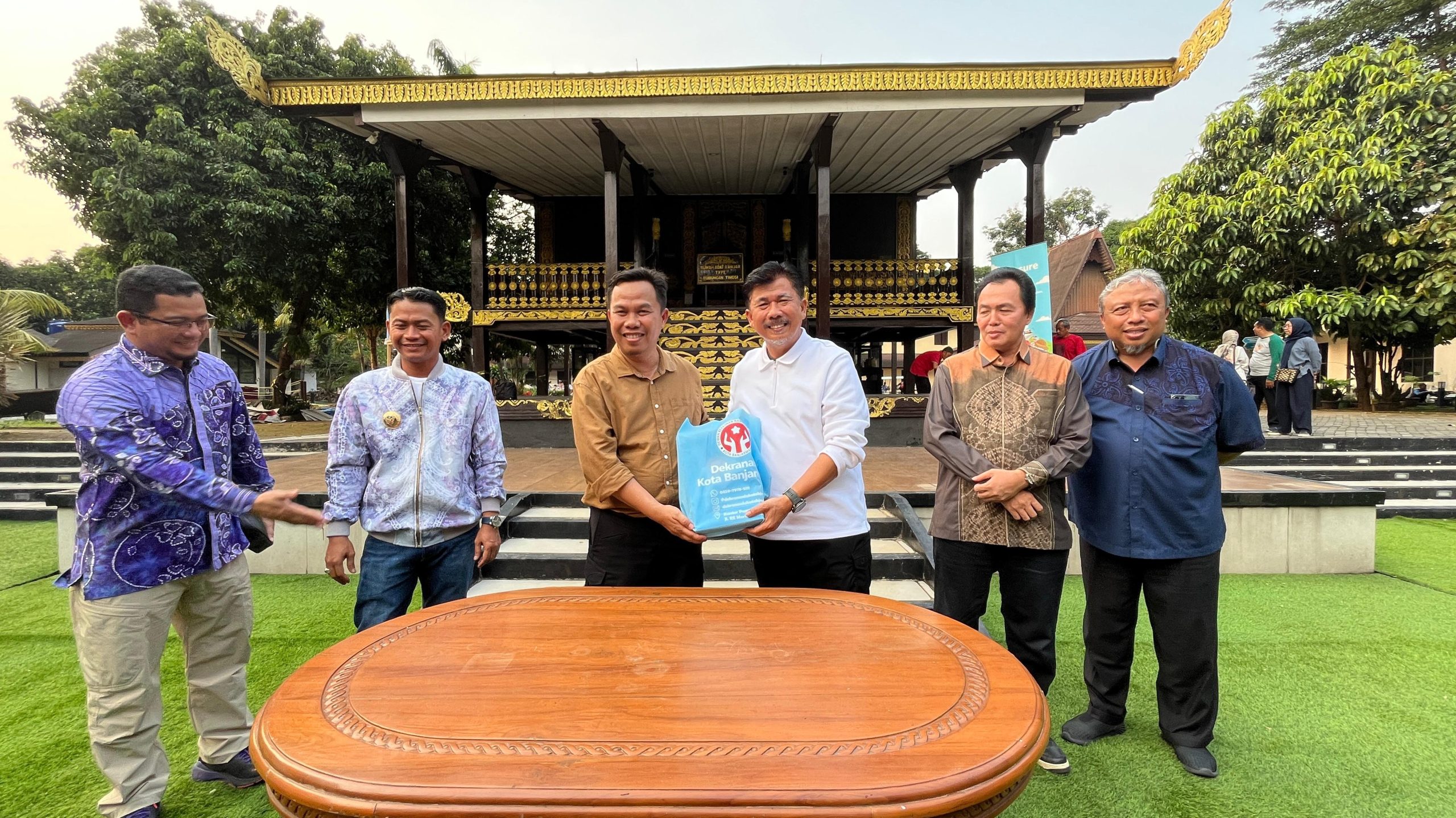 Atasi Masalah Parkir, Pemko Banjarmasin Manfaatkan Aset Pemkab Kutai Kartanegara di Kawasan Kayu Tangi