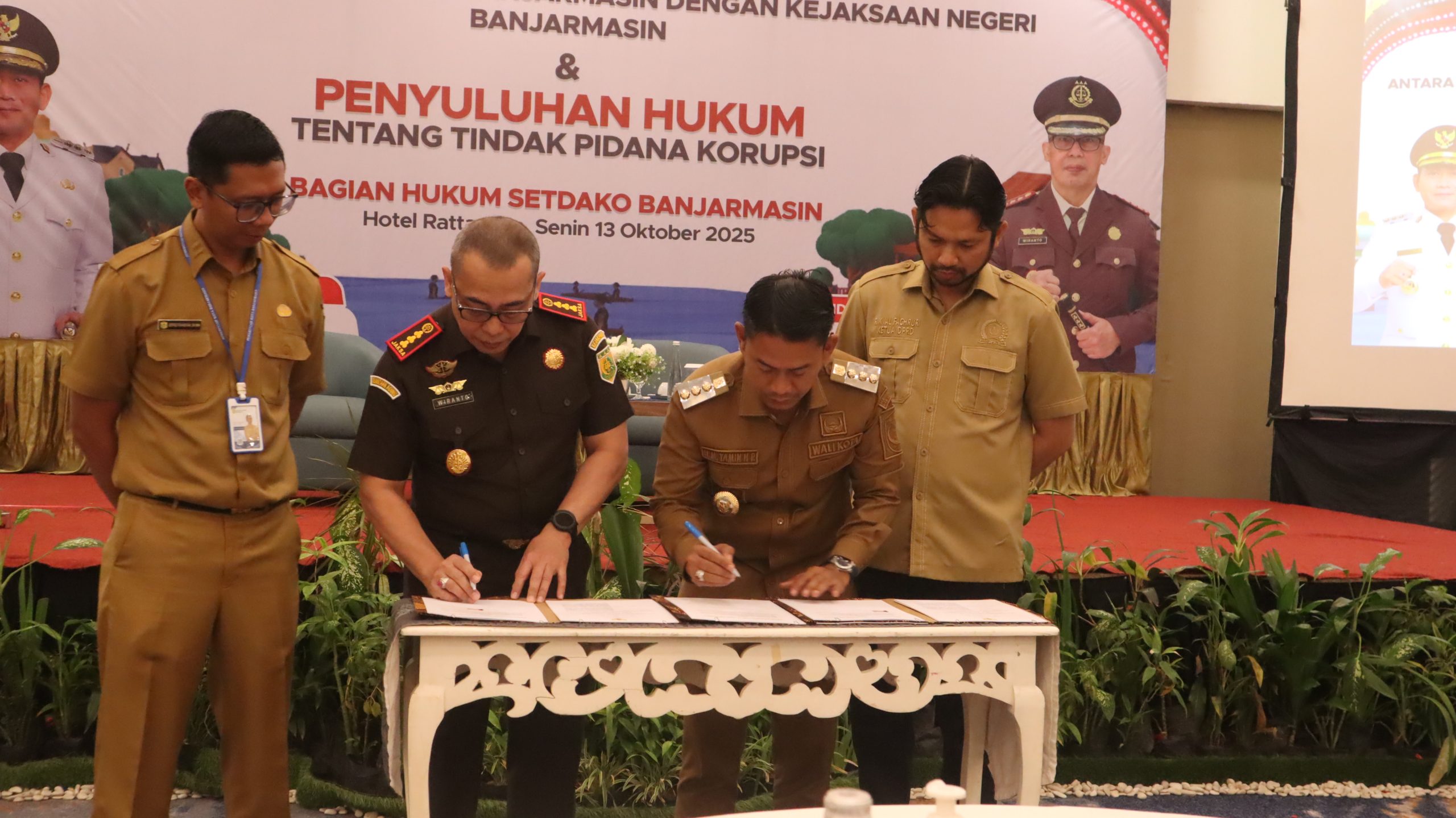 Pemko dan Kejari Banjarmasin Teken MoU Penguatan Pencegahan Korupsi dan Penyuluhan Hukum