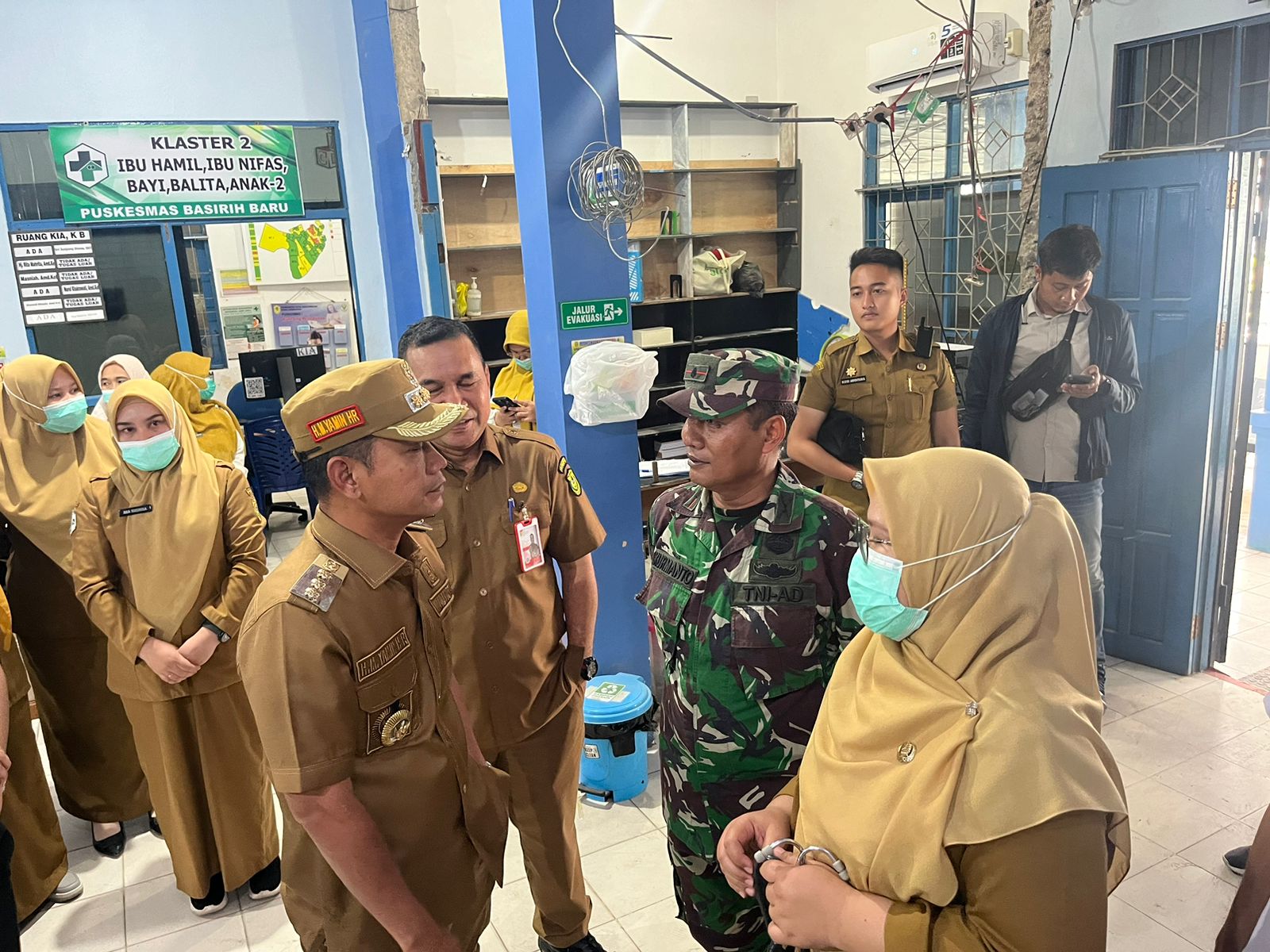 Wali Kota Banjarmasin Tinjau Puluhan Siswa SMP Diduga Keracunan Makanan Bergizi Gratis