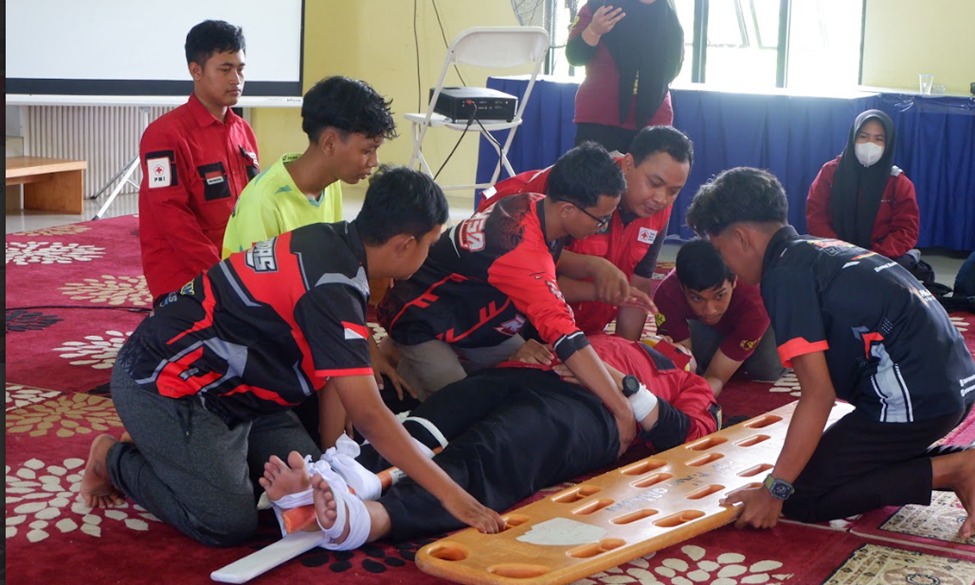 Puluhan Relawan BPK dan PMK Banjar Dapat Pelatihan P3K dari KSR PMI