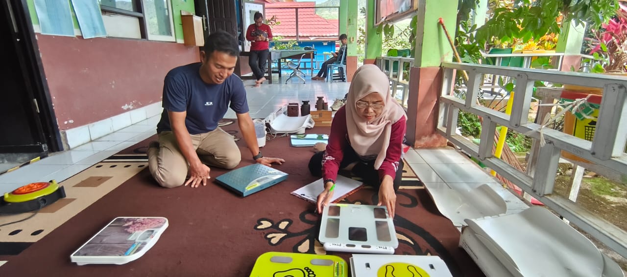 DKUMPP Banjar Perkuat Akurasi Alat Ukur Posyandu Lewat Program “Gelang Anting Manis”