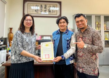 Pemuda Banjarmasin Sandi Agustinus Bawa Sasirangan Tembus Pameran Taiwan