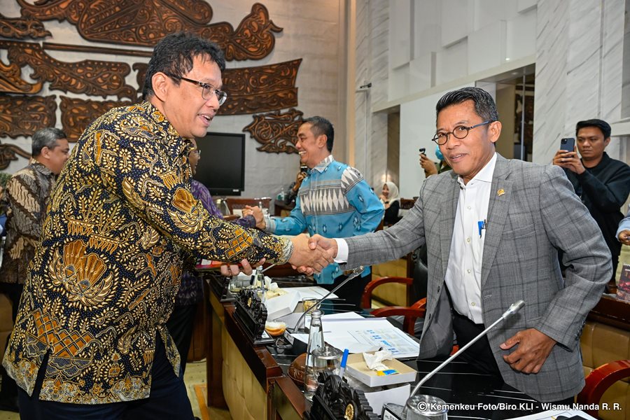 Pertumbuhan Ekonomi Tembus 5,04 Persen, Menkeu Ungkap Optimisme Publik Jadi Mesin Pemulihan 2025