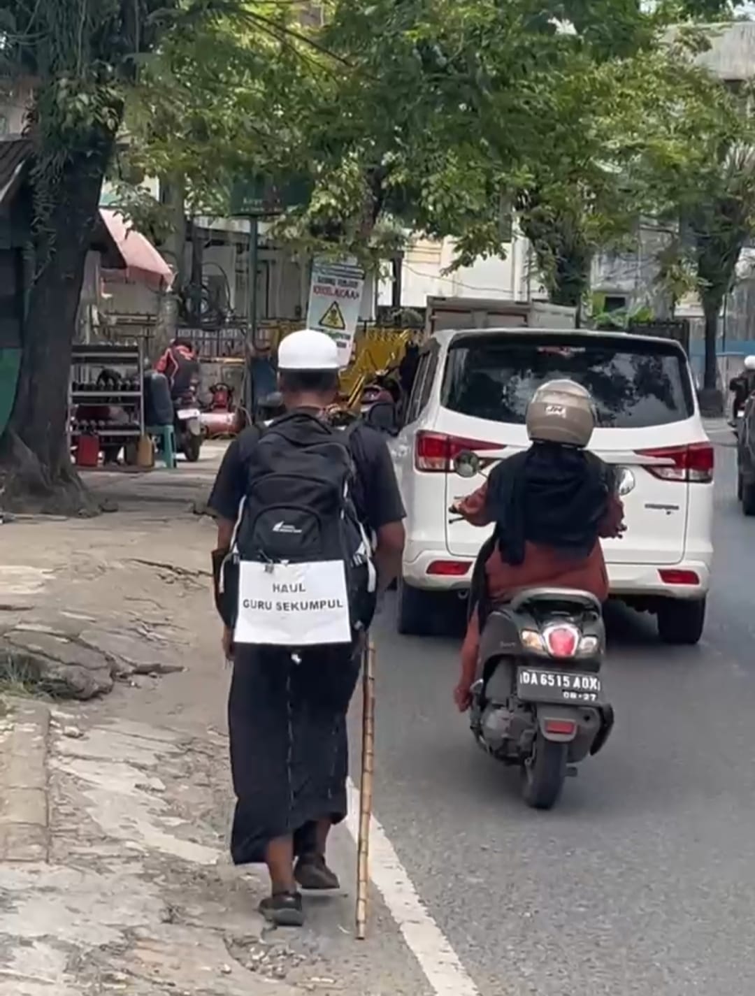 Viral, Pemuda Asal Solo Jalan Kaki ke Martapura Demi Hadiri Haul Guru Sekumpul
