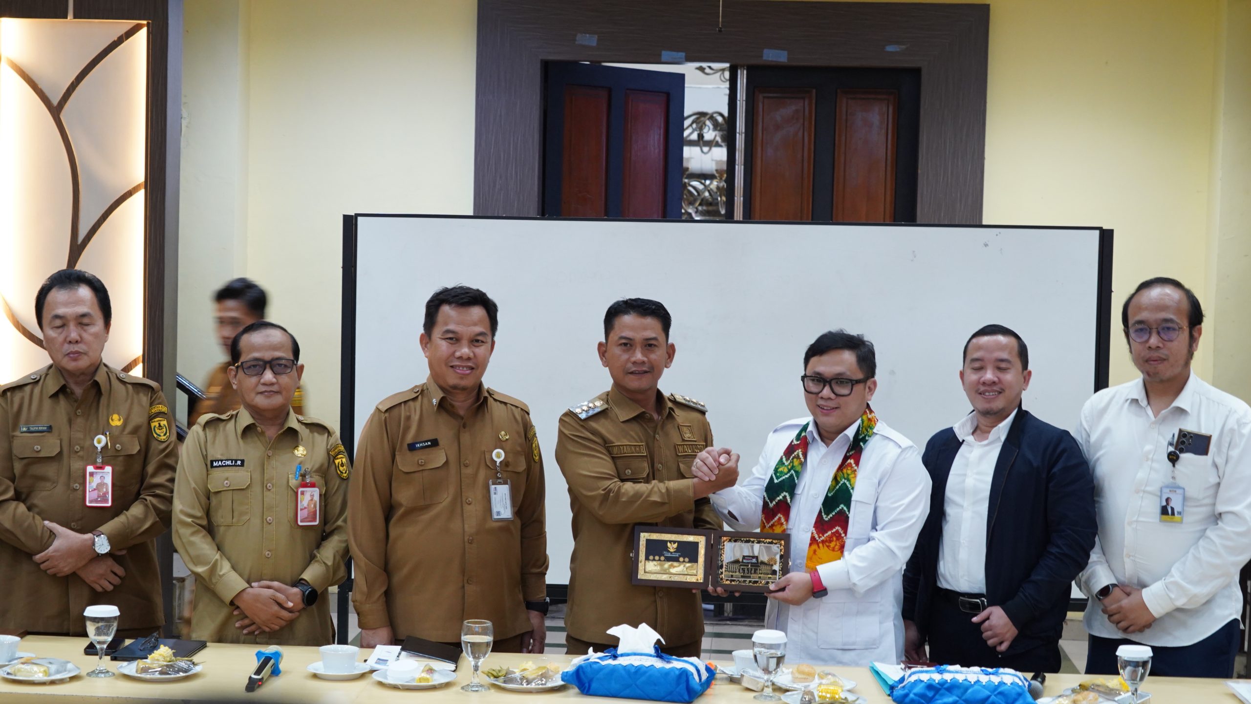 Pemkot Banjarmasin–KSP Gelar Dialog Strategis, Bahas Sampah, Banjir, dan TPA Basirih