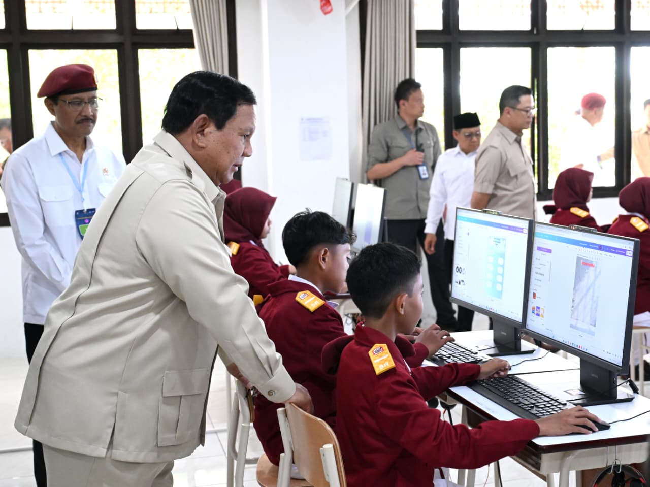 Presiden Prabowo Haru Resmikan 166 Sekolah Rakyat, Tegaskan Negara Hadir untuk Anak dari Keluarga Tertinggal