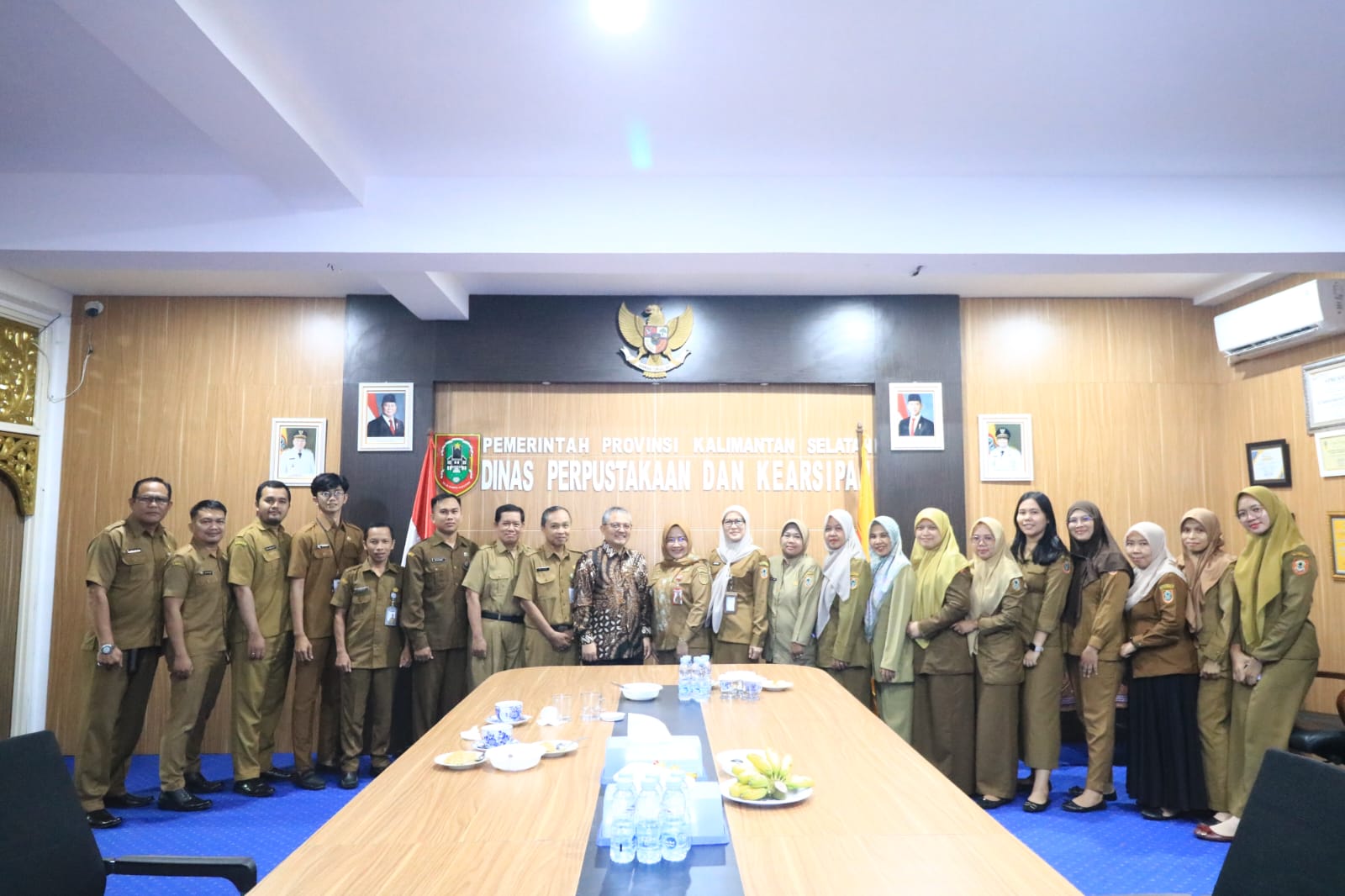 Kepala Perpusnas RI Kunjungi Dispersip Kalsel, Dorong Transformasi Layanan dan Peran Pustakawan